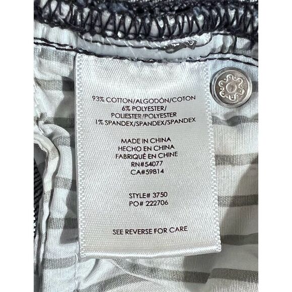 Cabi Women's High Waist Distressed Jeans Blue Size 10 Medium Wash - Picture 8 of 9